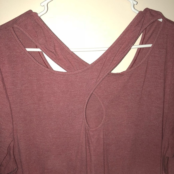 Ombré T-Shit with Cross Detail in the back - Picture 4 of 5